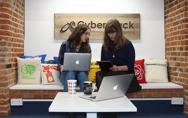 Usability Testing Sofia and Cristina conducting a usability test